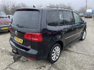 Coche accidentado Volkswagen Touran (1T3) MPV 1.2 TSI (CBZB) 2013/11