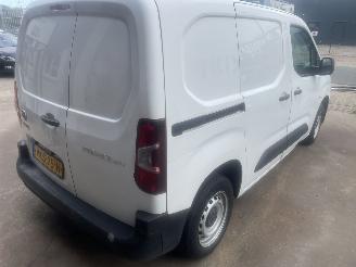Toyota Proace ProAce City Van 1.5 D-4D 75 (DV5RE) [55kW] picture 2