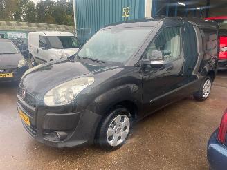 uszkodzony samochody osobowe Fiat Doblo Doblo Cargo (263) Van 1.3 D Multijet (263.A.2000) [66kW] 2013/8