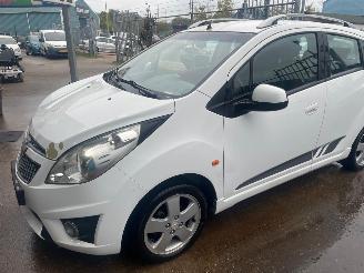 Schadeauto Chevrolet Spark Spark (M300) Hatchback 1.2 16V (B12D1(Euro 5)) 2010/9