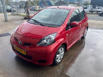 Coche accidentado Toyota Aygo Aygo (B10) Hatchback 1.0 12V VVT-i (1KR-FE) [50kW] 2010/9