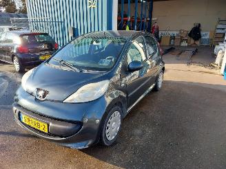 Schadeauto Peugeot 107 1.0 12V 2006/11