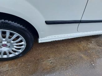 Fiat Punto Grande Punto (199) Hatchback 1.3 JTD Multijet 16V picture 13