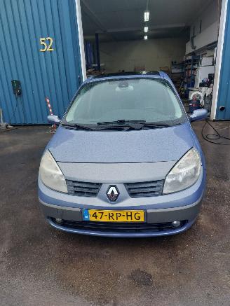 Renault Scenic Scénic II (JM) MPV 1.6 16V picture 2