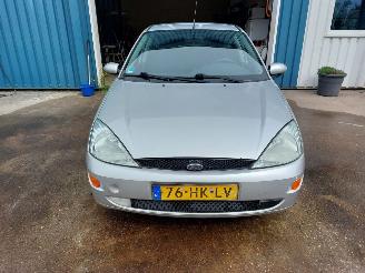 Ford Focus Focus 1 Hatchback 1.6 16V (FYDA) picture 2