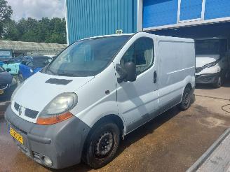 damaged passenger cars Renault Trafic Trafic New (FL) Van 1.9 dCi 82 16V 2005/6