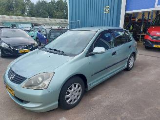 damaged passenger cars Honda Civic 5 DR 2004/9