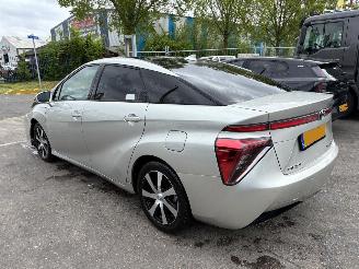 uszkodzony samochody osobowe Toyota Mirai FCV Executive 113kW Hydrogen hybrid 2019/4