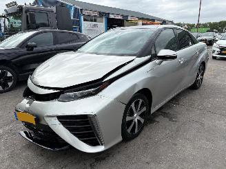 krockskadad bil auto Toyota Mirai FCV Executive 113kW Hydrogen hybrid 2019/4