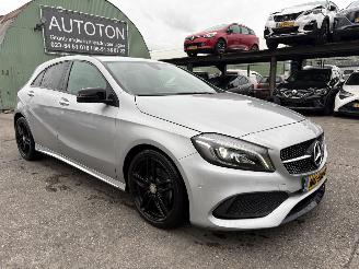 krockskadad bil auto Mercedes A-klasse 180 Autom. 90KW Clima Navi Led AMG-pakket Xenon 2017/1