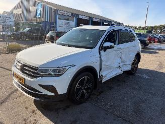 Damaged car Volkswagen Tiguan 1.4 TSI 110KW eHybrid Dsg Clima Navi Led R-Line 2021/6