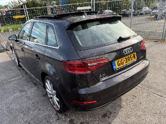 krockskadad bil auto Audi A3 1.4 E-Tron 110KW Autom. Pano Clima Navi Led S-Line NAP 2015/5