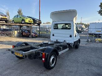 skadebil bedrijf Iveco Daily 3.0 Autom. 132KW 35S18H 410 Chassiscabine Luchtremmen 2022/12