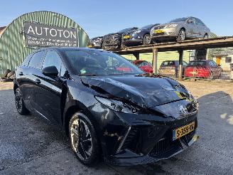 Unfallwagen MG MG4 64 kWh 150KW Electric Luxury Navi Clima 360View NAP 2023/4