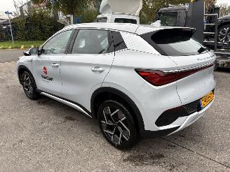 Damaged car BYD Atto 3 60 kWh 150KW Comfort Pano Clima Navi NAP 2024/5