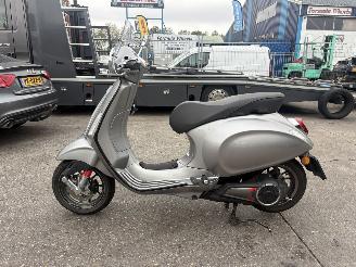 škoda motocykly Piaggio Overig Vespa Elettrica 4KW 2020/5