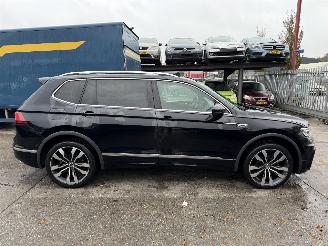 Volkswagen Tiguan 1.5 TSI 110KW DSG R-Line Pano Clima Navi Allspace Led Xenon 7-Pers NAP picture 2