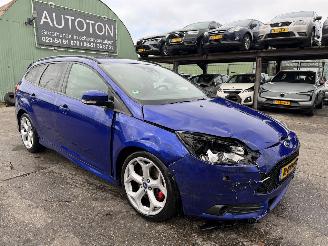 Schadeauto Ford Focus 2.0 ST-3 250PK Ecoboost Clima Recaro Sport Stoelen 2013/6