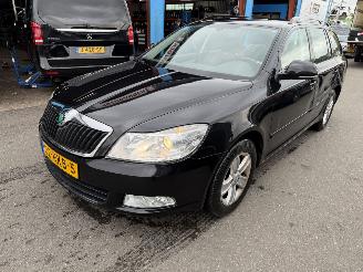 damaged passenger cars Skoda Octavia 1.2 TSI 77KW DSG Navi Clima Business Line NAP 2011/6