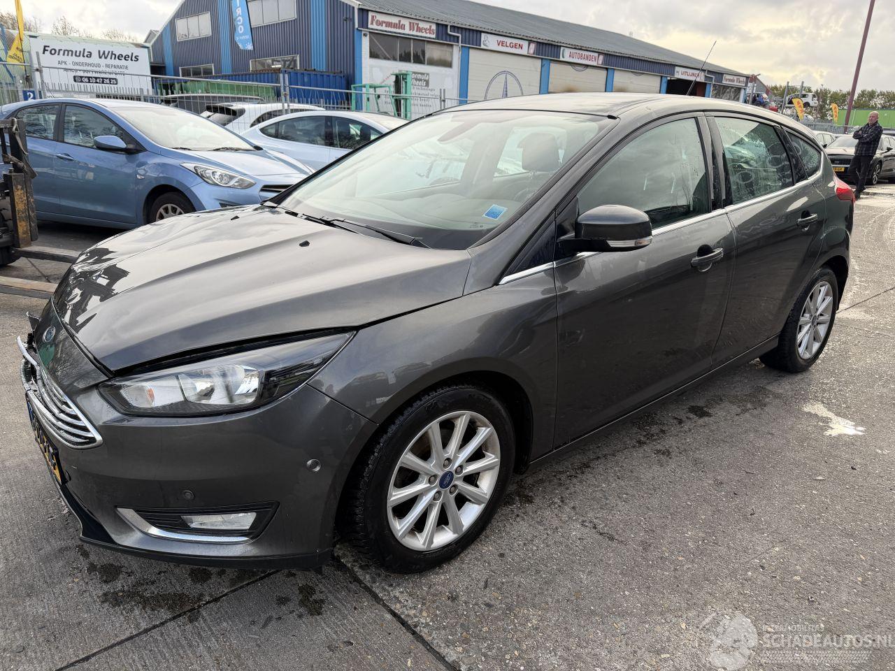 Ford Focus 1.0 92KW Clima Navi Camera Keyless Titanium