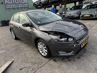 Auto incidentate Ford Focus 1.0 92KW Clima Navi Camera Keyless Titanium 2016/4