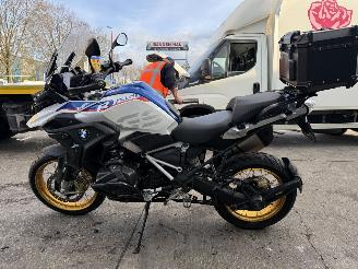 krockskadad bil motor BMW R 1250 GS 100KW All-Road Topkoffer 2019/1