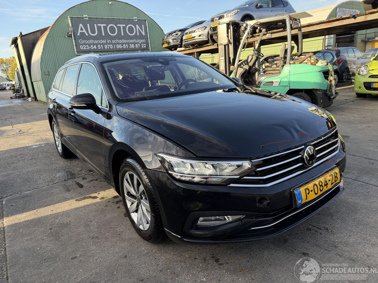 Volkswagen Passat 1.5 TSI 110KW DSG Navi Clima Led Camera Virtual Cockpit Business NAP