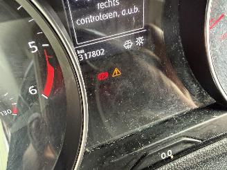 Volkswagen Passat 1.6 TDI 88KW DSG Clima Navi Comfortline picture 14