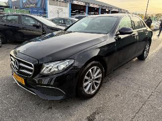 Vaurioauto  passenger cars Mercedes E-klasse 200D Autom. 118KW Clima Navi Sfeerverlichting Led Xenon 2020/5