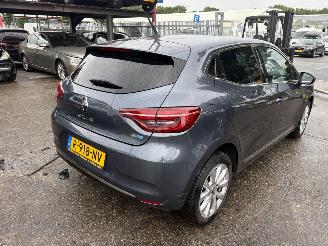 skadebil auto Renault Clio 1.6 E-Tech Hybrid 140 R.S. Line 69&24kW 2022/2