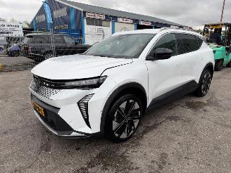 Vaurioauto  passenger cars Renault Scenic EV60 60kWh 125KW Clima Navi Comfort Range Techno NAP 2024/9