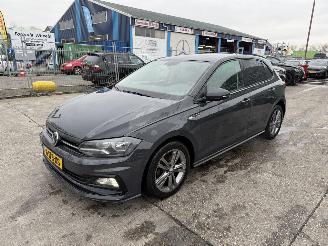 Voiture accidenté Volkswagen Polo 1.0 TSI 70KW DSG R-Line Clima Navi Led 5-Drs Highline 2020/1
