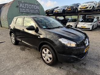 damaged passenger cars Nissan Qashqai 1.6 86KW Clima Navi Visia 2011/5
