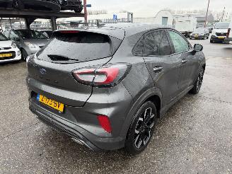 Vaurioauto  passenger cars Ford Puma 1.0 Ecoboost 92KW Hybrid ST-Line X Clima Navi Camera Led NAP 2024/3