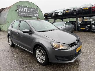 Schadeauto Volkswagen Polo 1.2 TSI 66KW 5-Drs Airco Bleumotion Edition NAP 2013/9