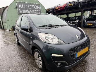 Schadeauto Peugeot 107 1.0 50KW Active Airco Led 5-Drs NAP 2012/11