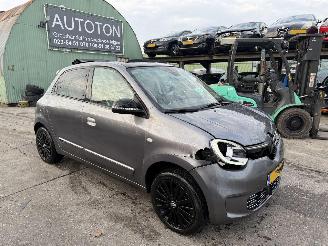 Renault Twingo 22 kWh 60KW R80 E-Tech Serie Limitee Urban Night Cabrio Clima Navi Led picture 2