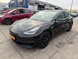 Schadeauto Tesla Model 3 75 kWh Long Range 258KW AWD Pano Clima Navi NAP 2019/10