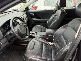 Kia e-Niro 64 kWh 150KW Autom. Clima Navi Led Xenon ExecutiveLine picture 7