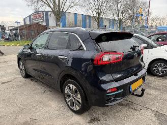 Kia e-Niro 64 kWh 150KW Autom. Clima Navi Led Xenon ExecutiveLine picture 3