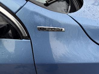 Volvo V-60 2.4 D6 AWD PHEV 158KW Autom. Schuifdak Clima Navi Led NAP picture 17