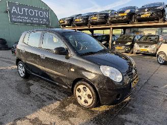 Schadeauto Kia Picanto 1.0 46KW Airco 5-Deurs Seven NAP 2010/4