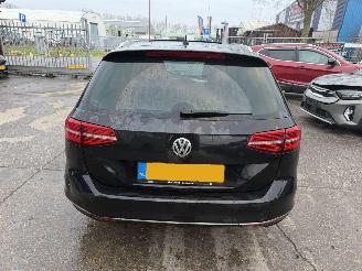 Volkswagen Passat 1.6 TDI 88KW DSG Pano Clima Navi Virtual Dash Highline Led NAP picture 3