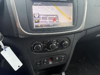 Dacia Logan 0.9 TCE 66KW Navi Airco Prestige NAP picture 8