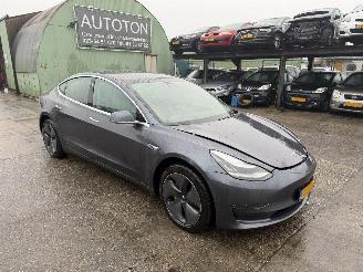 damaged passenger cars Tesla Model 3 75 kWh 258KW Long Range AWD Clima Navi Pano NAP 2019/12