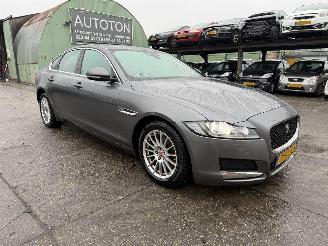 skadebil auto Jaguar XF 2.0D 120KW Autom. Clima Navi Leer Xenon Portfolio NAP 2017/11