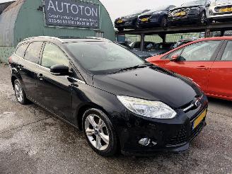 Schadeauto Ford Focus 1.6 TDCI 77KW Clima Navi Led Xenon Titanium 2012/10