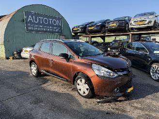 Unfallwagen Renault Clio 1.2 88KW Autom. Clima Navi Dynamique NAP 2014/8