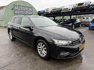 Unfallwagen Volkswagen Passat 1.5 TSI 110KW DSG Clima Navi Led Xenon Business R NAP 2020/1