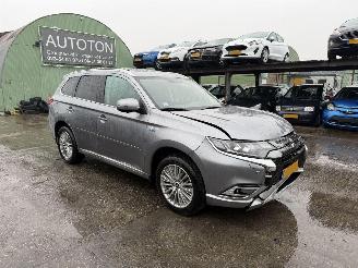 škoda osobní automobily Mitsubishi Outlander 2.4 PHEV 99KW Autom. Clima Navi Led Schuifdak Intense+ NAP 2020/11